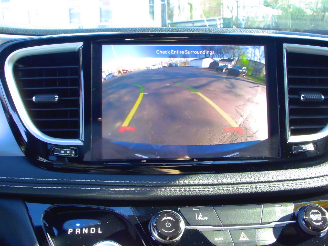 Used 2022 Chrysler Pacifica Touring-L w/ S Appearance Package FWD image 23