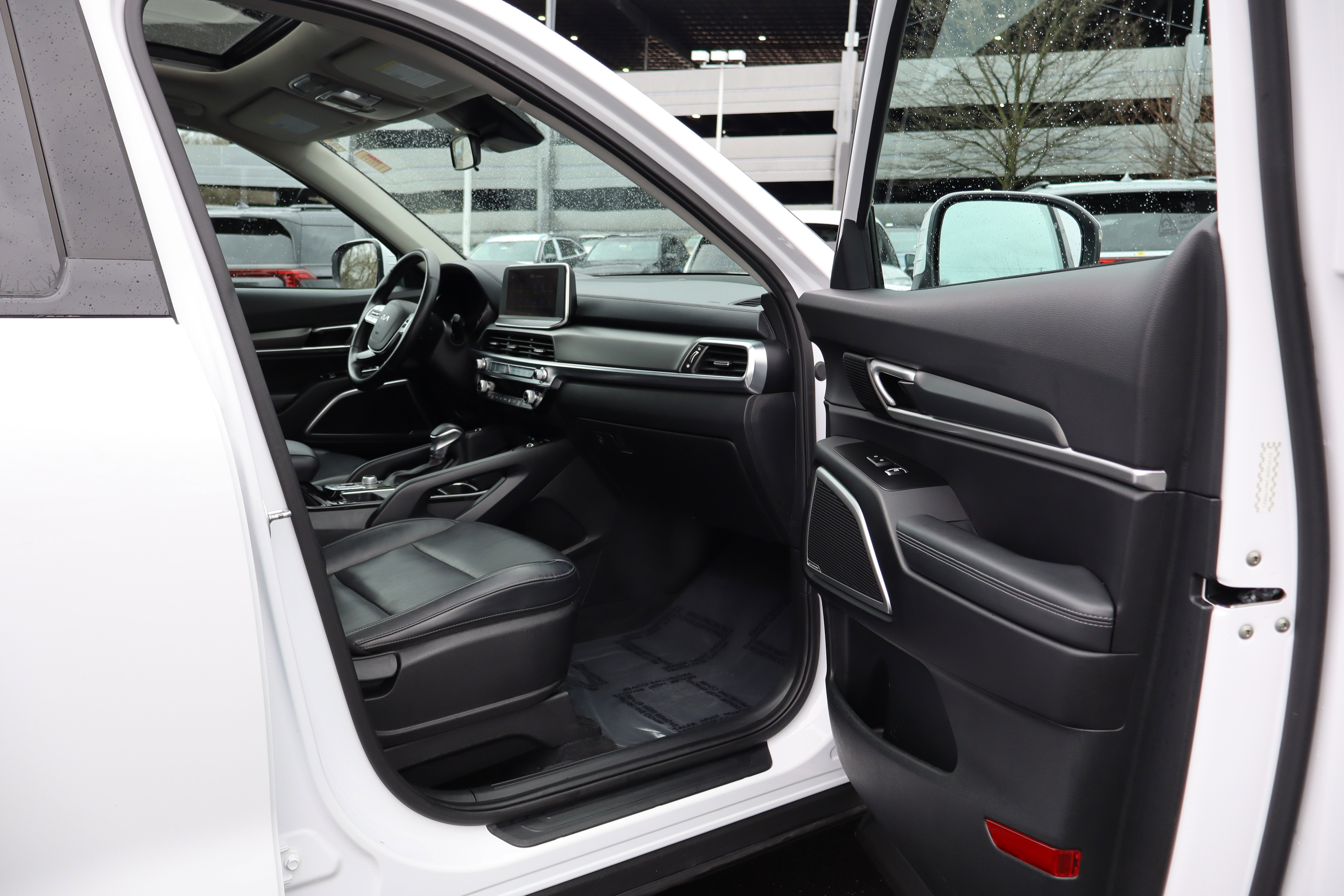 Used 2022 Kia Telluride S image 29