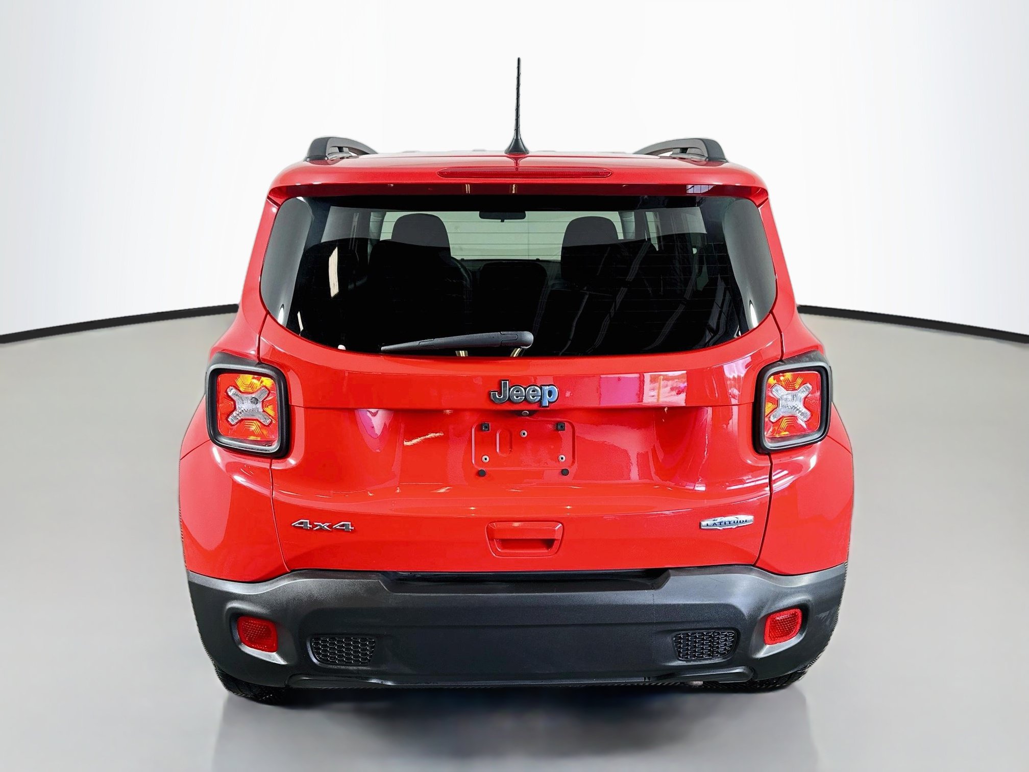 Used 2020 Jeep Renegade Latitude w/ Cold Weather Group AWD/4WD image 6