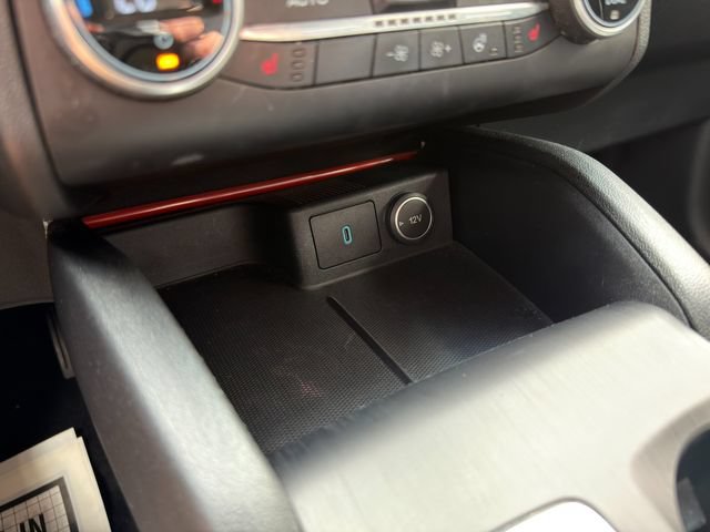 Used 2020 Ford Escape Titanium AWD/4WD image 33