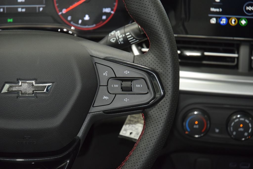 New 2026 Chevrolet Trax RS w/ Sunroof Package FWD image 34