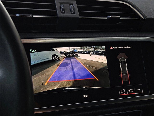 Certified 2025 Audi Q3 2.0T Premium AWD/4WD image 18