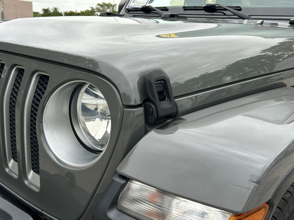 Certified 2018 Jeep Wrangler Unlimited Sahara image 30