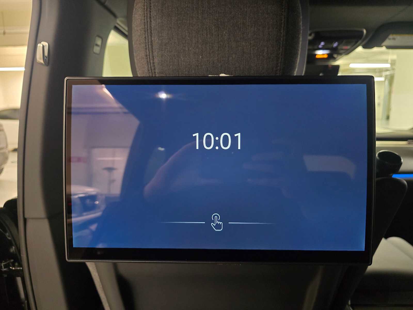 New 2026 Land Rover Range Rover SV image 21