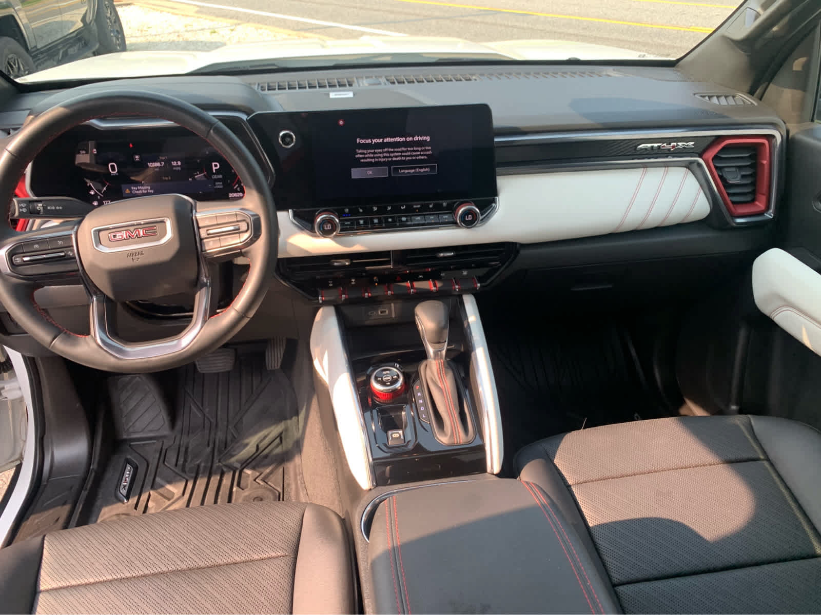 Used 2023 GMC Canyon AT4X AWD/4WD image 9