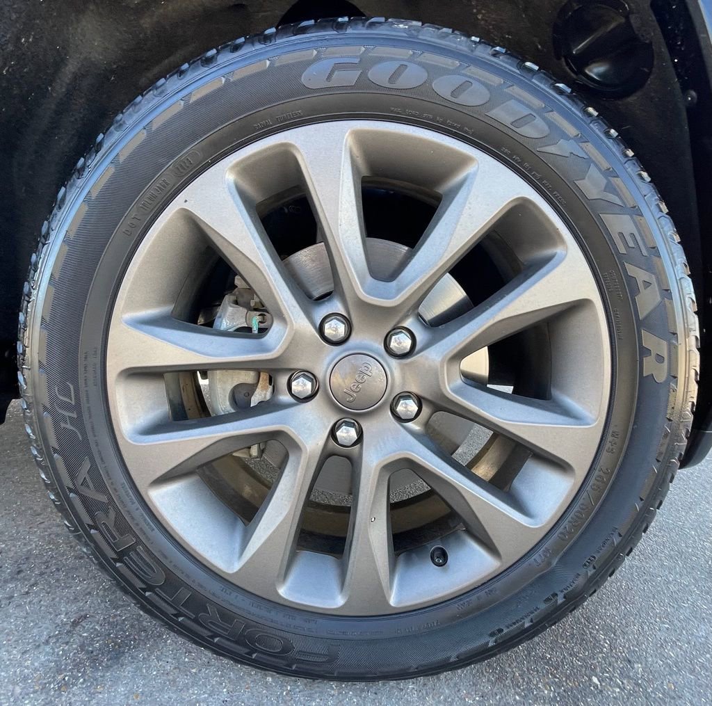 Used 2016 Jeep Grand Cherokee Limited 75th Anniversary image 15