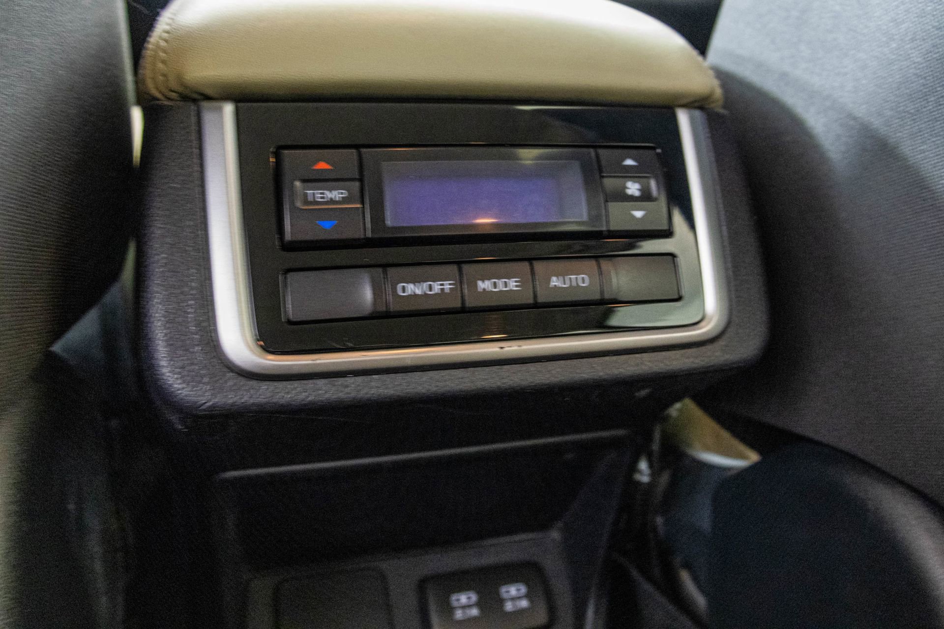 Used 2022 Subaru Ascent Premium w/ Convenience Package image 40