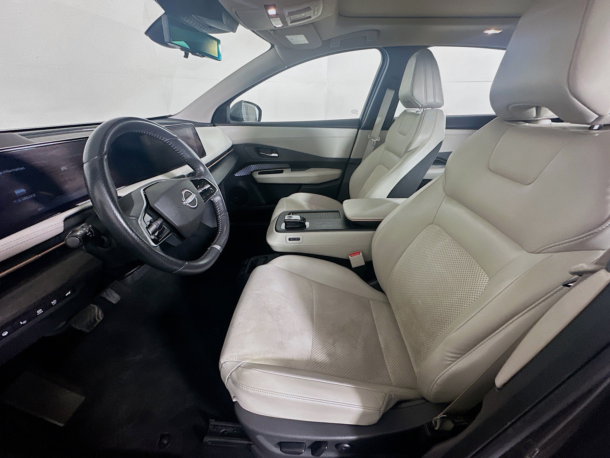 Used 2023 Nissan Ariya FWD image 13