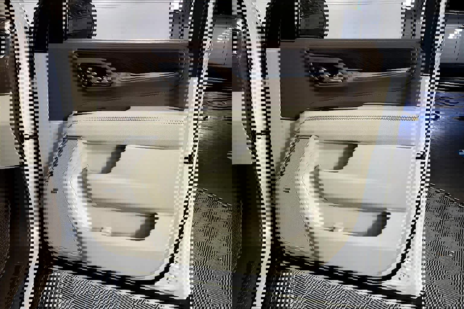 Certified 2023 GMC Yukon XL Denali image 21