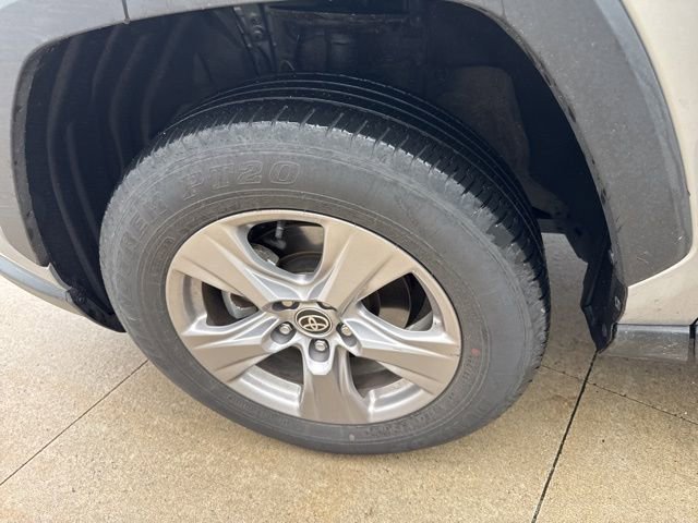 Used 2025 Toyota RAV4 XLE image 12