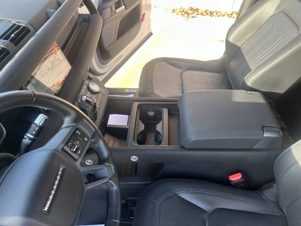 Used 2022 Land Rover Defender 90 X-Dynamic S image 22