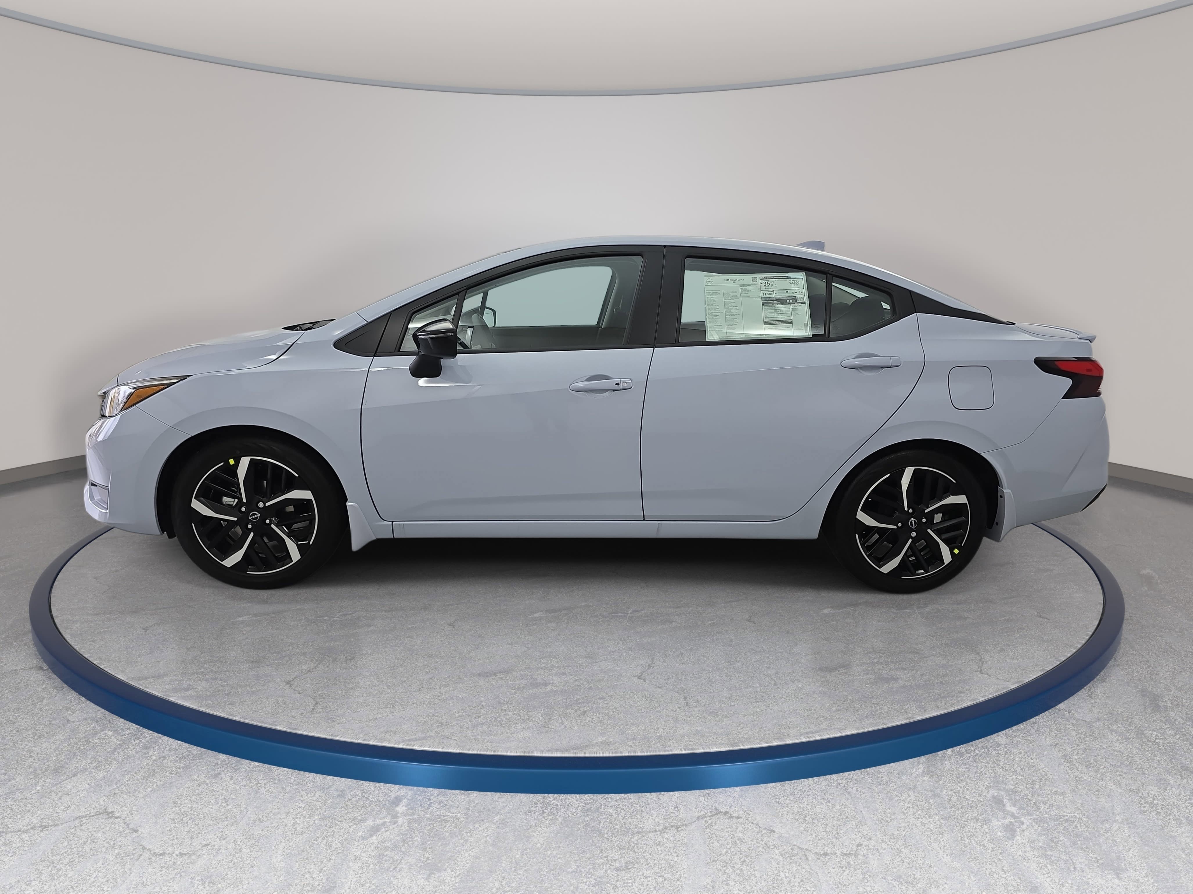 New 2025 Nissan Versa SR w/ Trunk Package FWD image 8