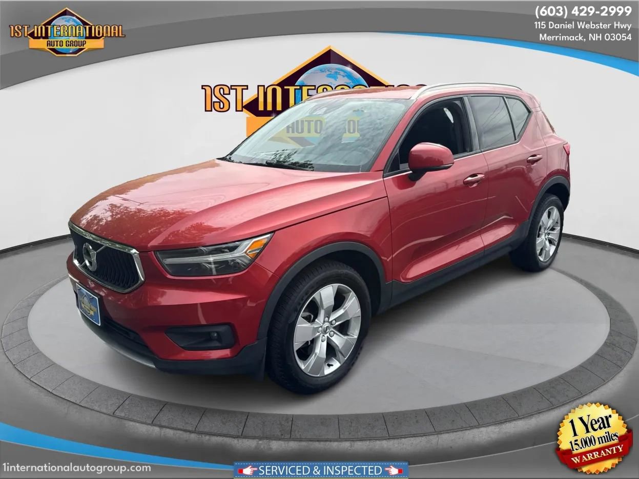 Used 2022 Volvo XC40 T5 Momentum