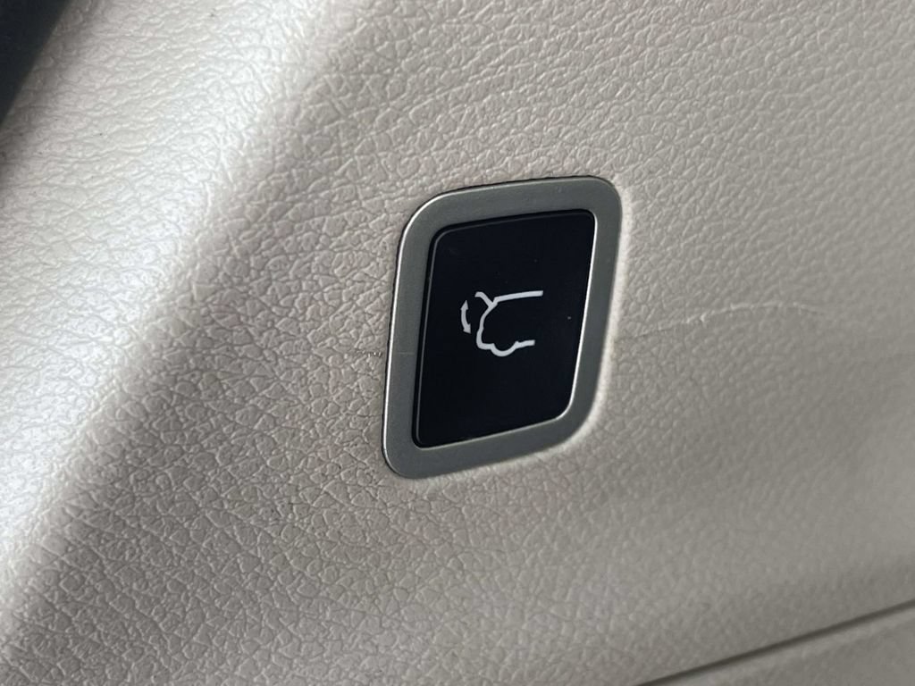 Certified 2023 Chrysler Pacifica Touring-L FWD image 41