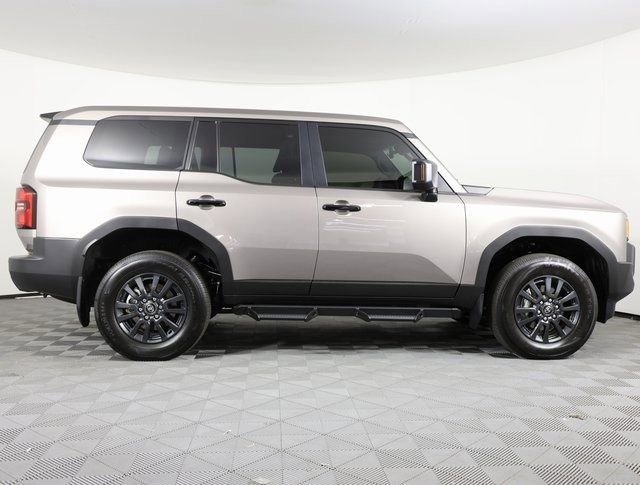Used 2025 Toyota Land Cruiser image 4