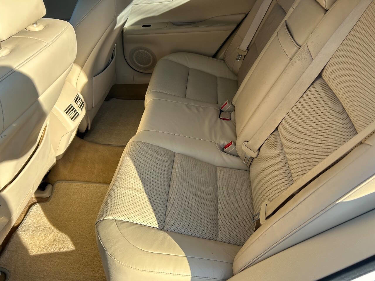 Used 2014 Lexus ES 350 w/ Luxury Package FWD image 9