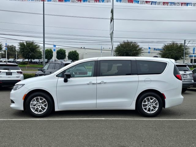 Certified 2024 Chrysler Voyager LX image 8
