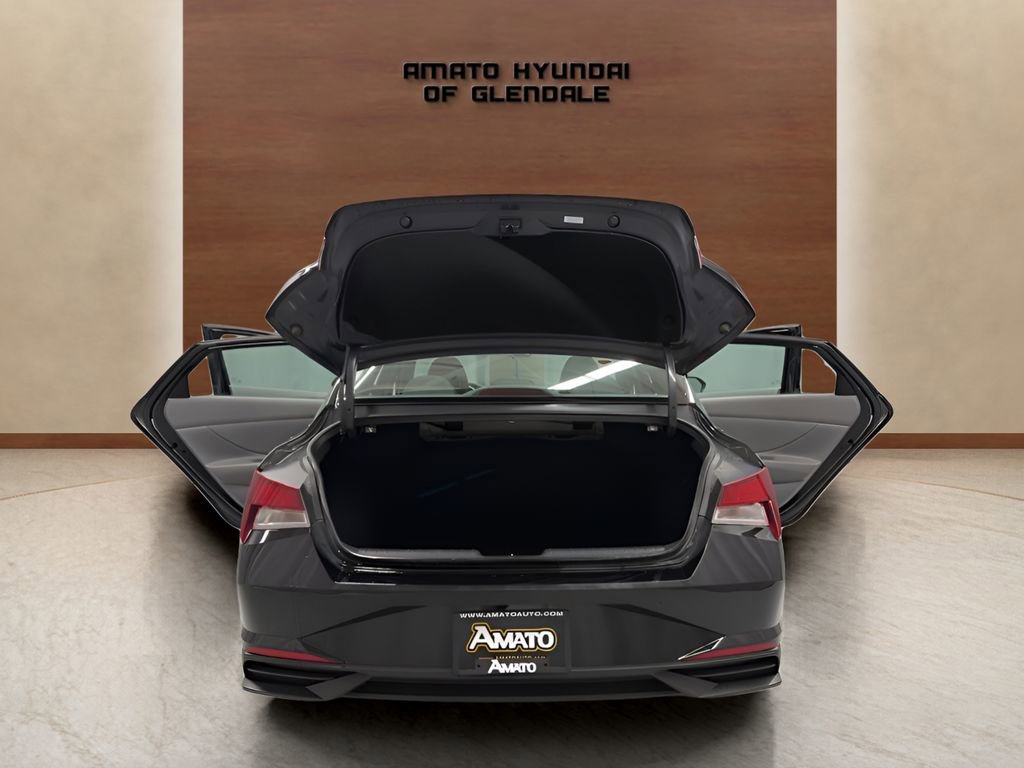 Used 2023 Hyundai Elantra SEL w/ Convenience Package image 5