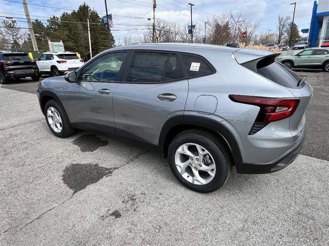 New 2026 Chevrolet Trax LS w/ LS Convenience Package image 3