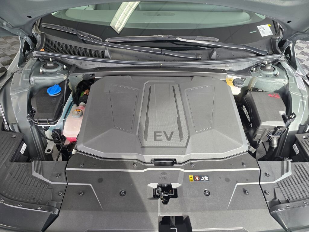 New 2025 Hyundai Ioniq 5 SEL image 12