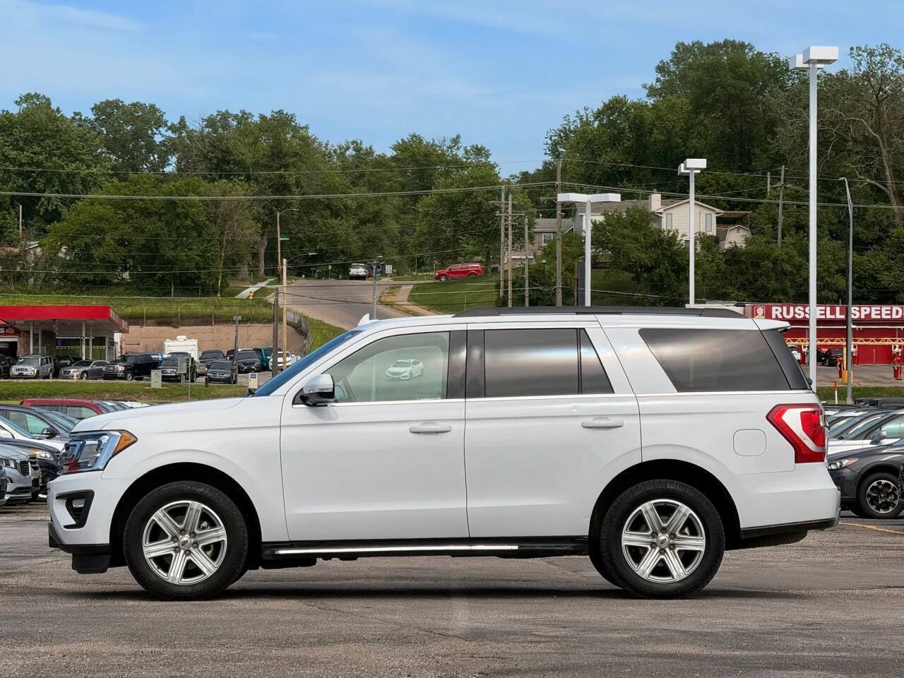 Used 2019 Ford Expedition XLT w/ Equipment Group 202A AWD/4WD image 5