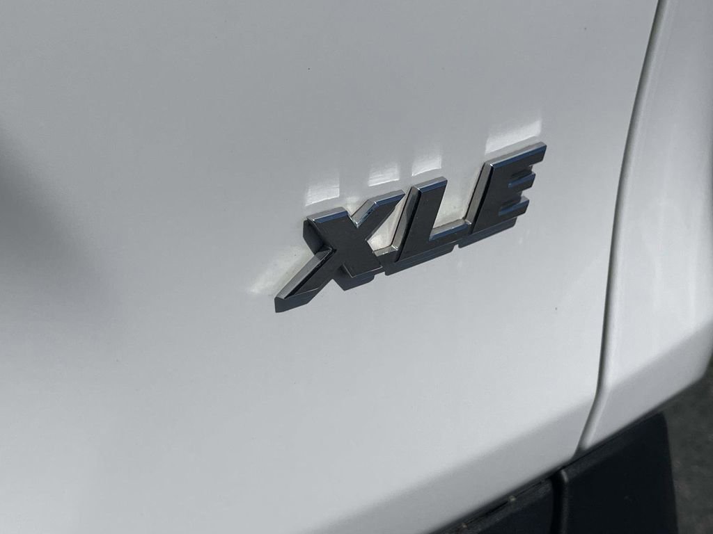 Used 2023 Toyota RAV4 XLE FWD image 9