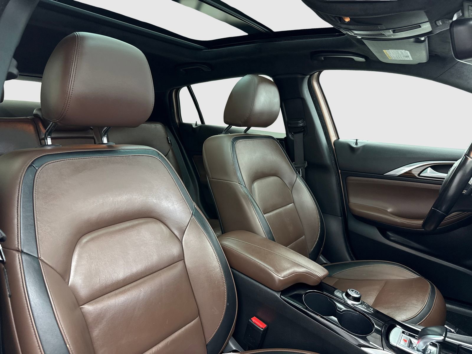 Used 2018 INFINITI QX30 Premium w/ Navigation Package AWD/4WD image 40