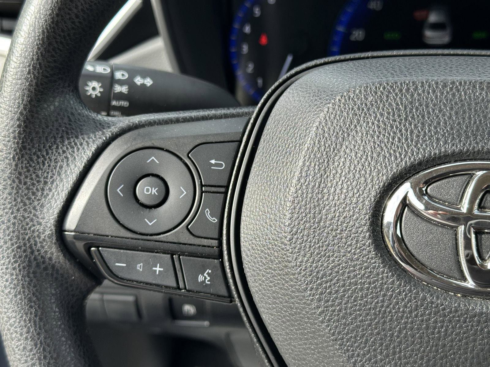 Used 2022 Toyota Corolla LE image 11