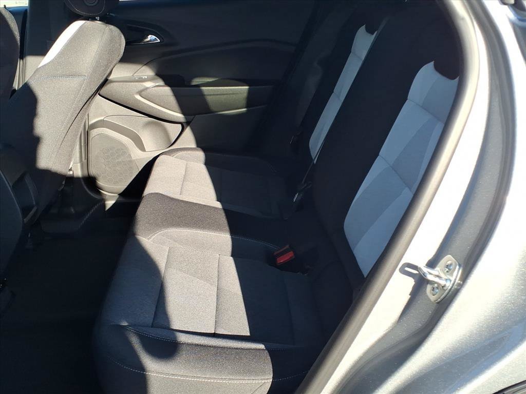 New 2026 Chevrolet Trax LS w/ LS Convenience Package FWD image 18