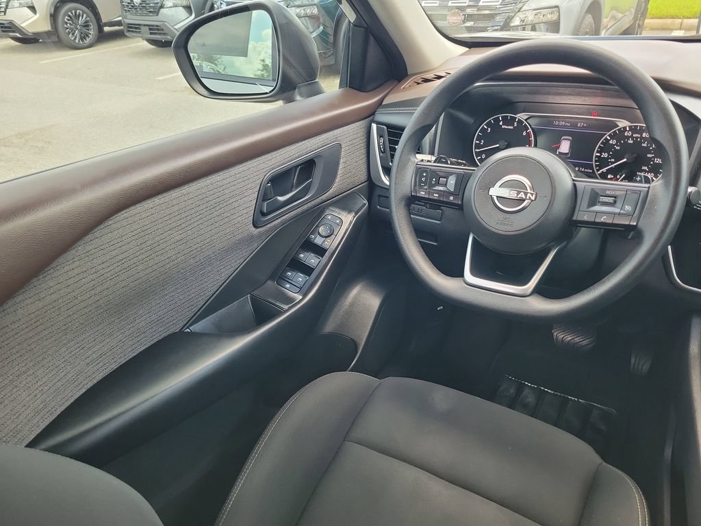 Used 2023 Nissan Rogue S FWD image 14