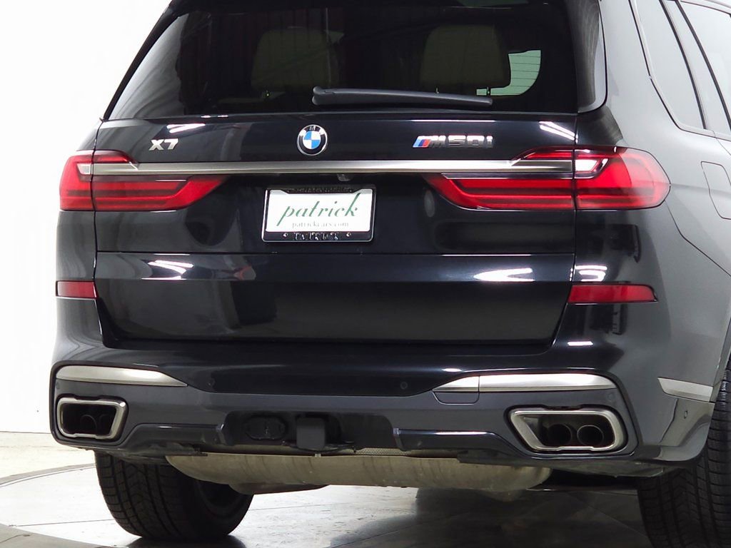 Used 2021 BMW X7 M50i image 11