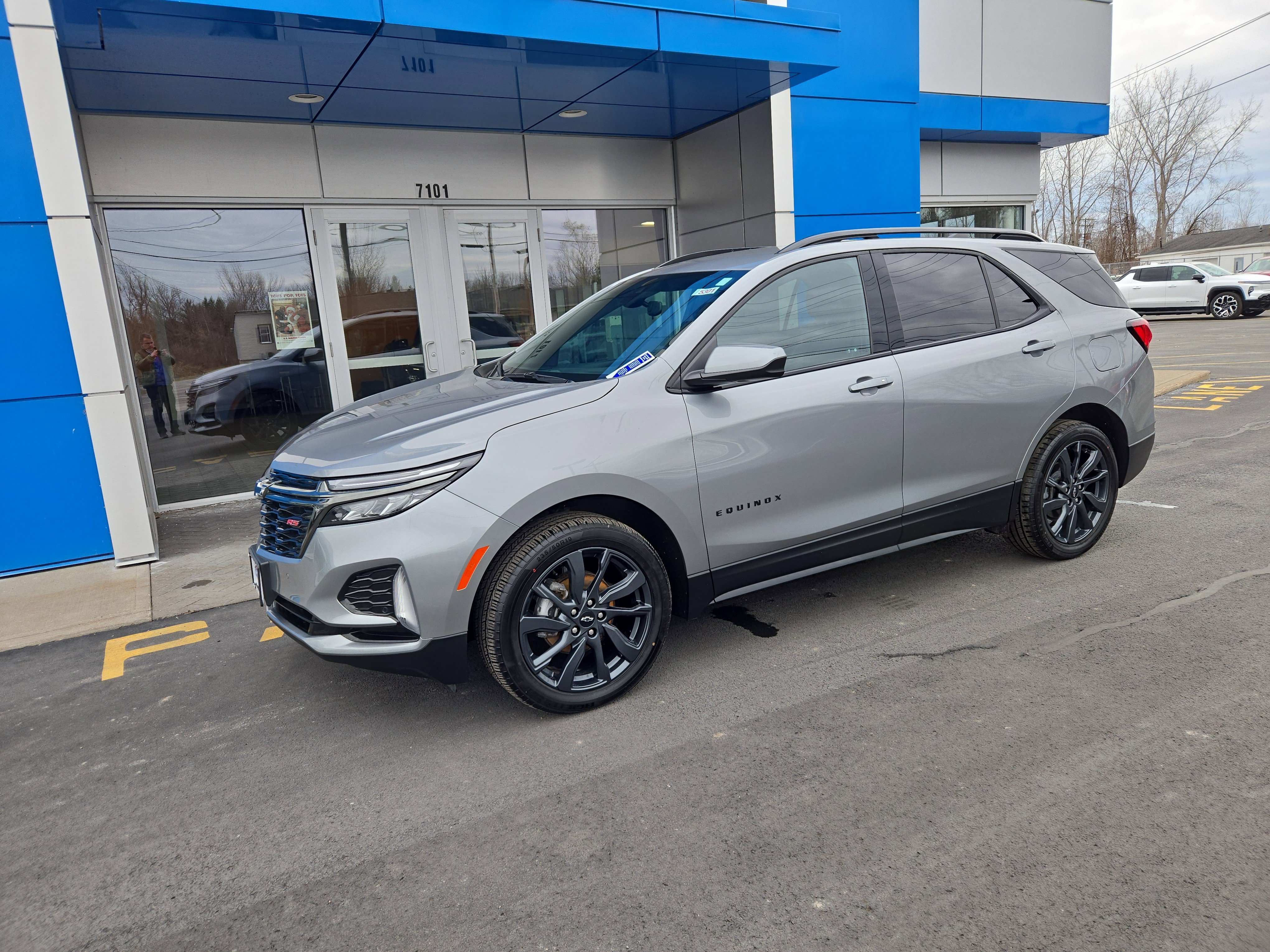 Certified 2023 Chevrolet Equinox RS image 2