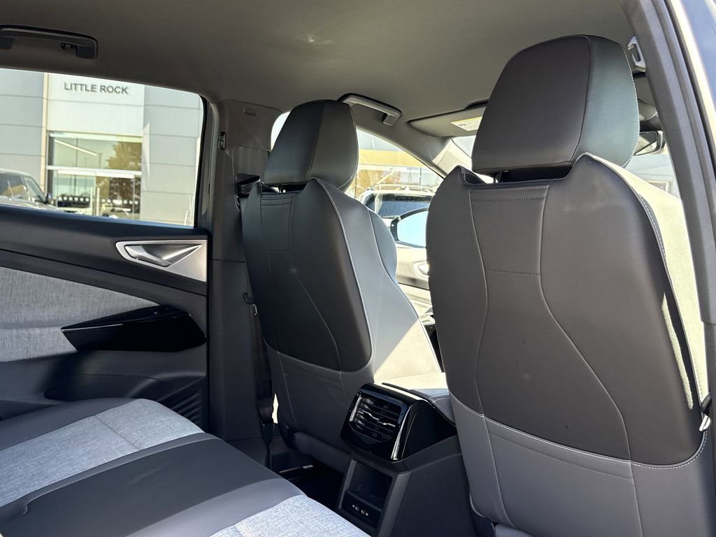 New 2025 Volkswagen ID.4 Pro AWD/4WD image 17