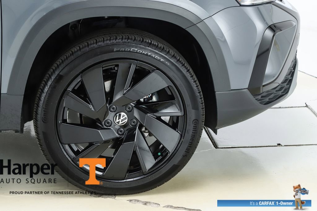 Used 2024 Volkswagen Taos SE w/ Panoramic Sunroof Package image 14