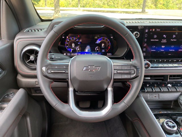 Used 2025 Chevrolet Colorado Z71 AWD/4WD image 23