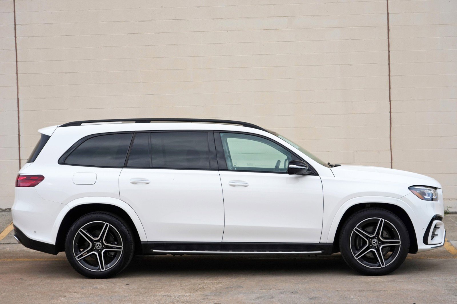 Used 2024 Mercedes-Benz GLS 450 4MATIC image 65