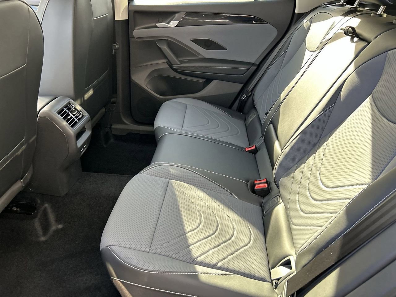 New 2026 Volkswagen Tiguan SE image 13