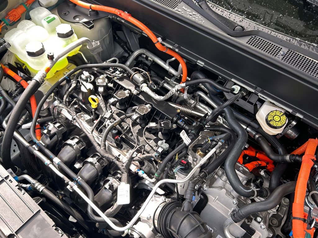 New 2025 Ford Maverick Lariat w/ 4K Tow Package image 30
