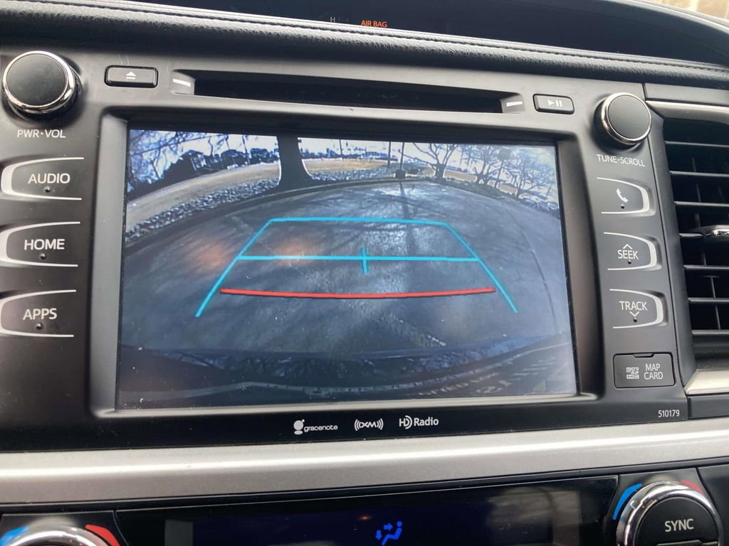 Used 2017 Toyota Highlander XLE image 15