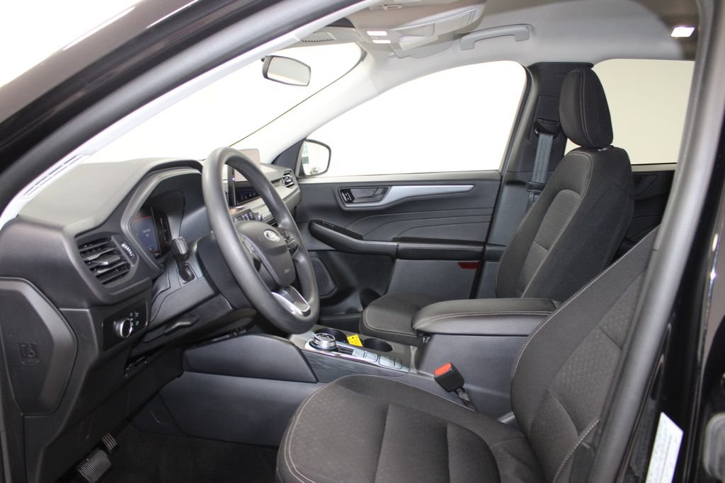 Used 2025 Ford Escape Active AWD/4WD image 17