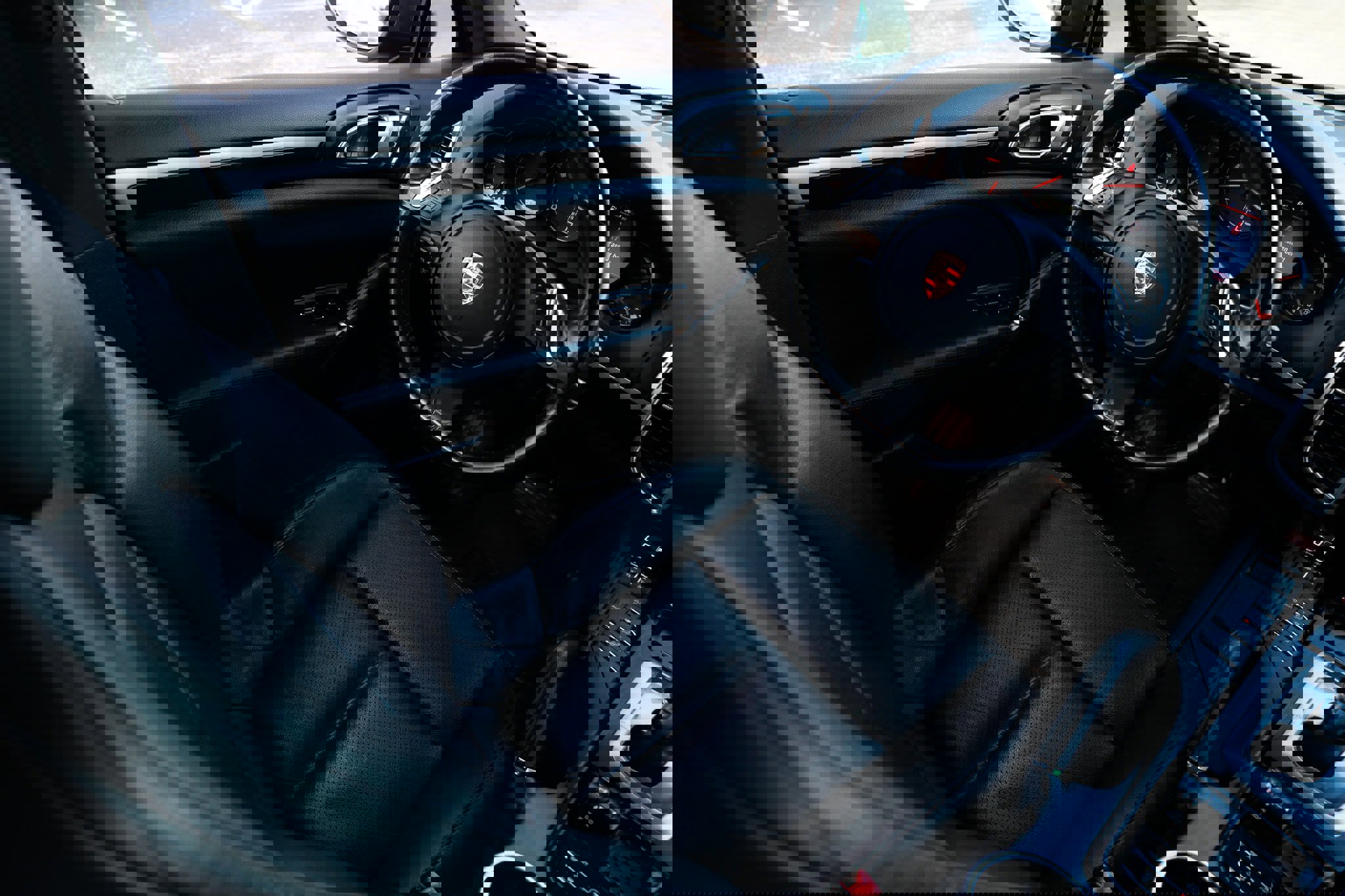 Used 2014 Porsche Cayenne Platinum Edition image 25