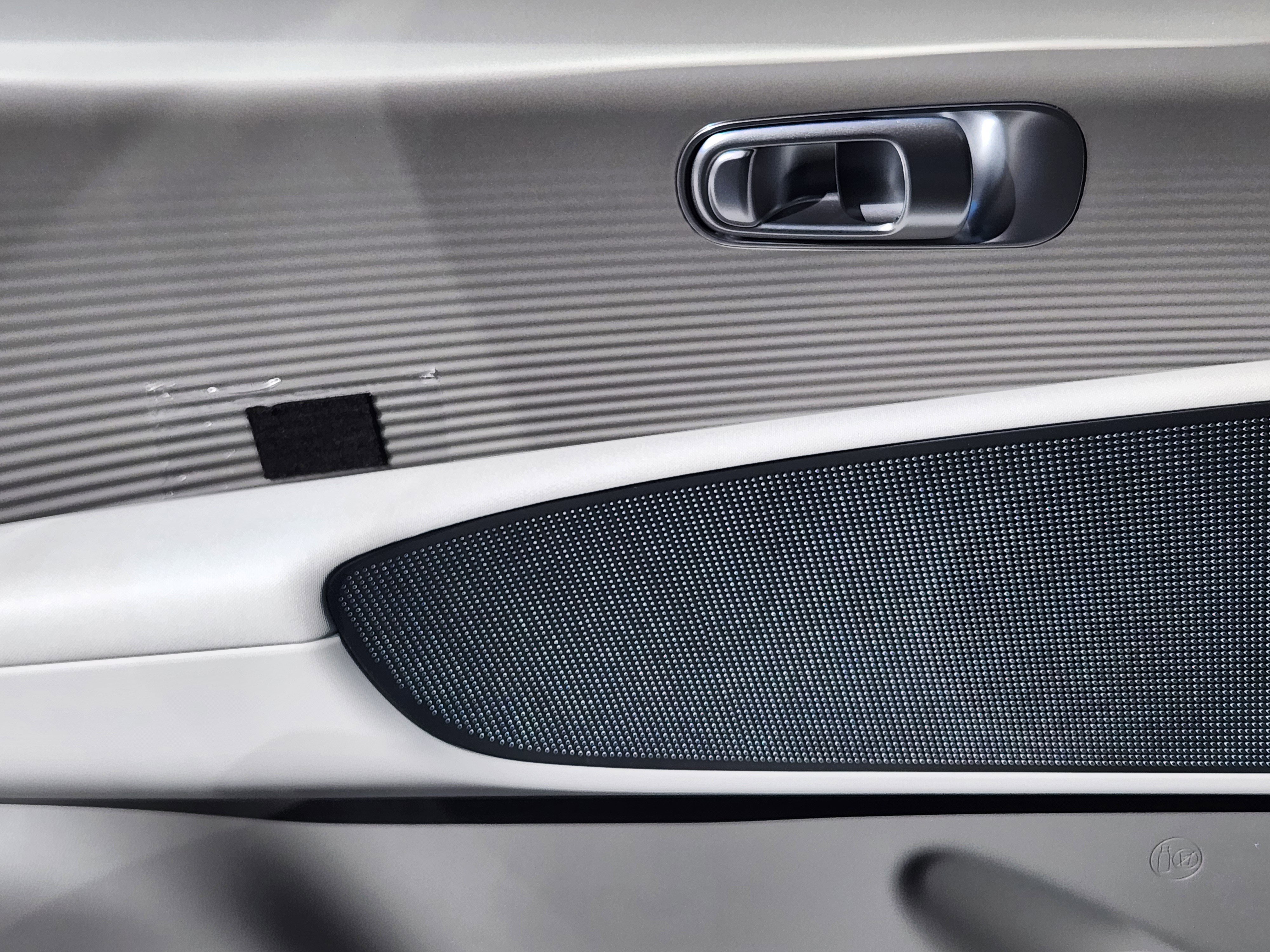 New 2025 Hyundai Ioniq 6 SEL image 7