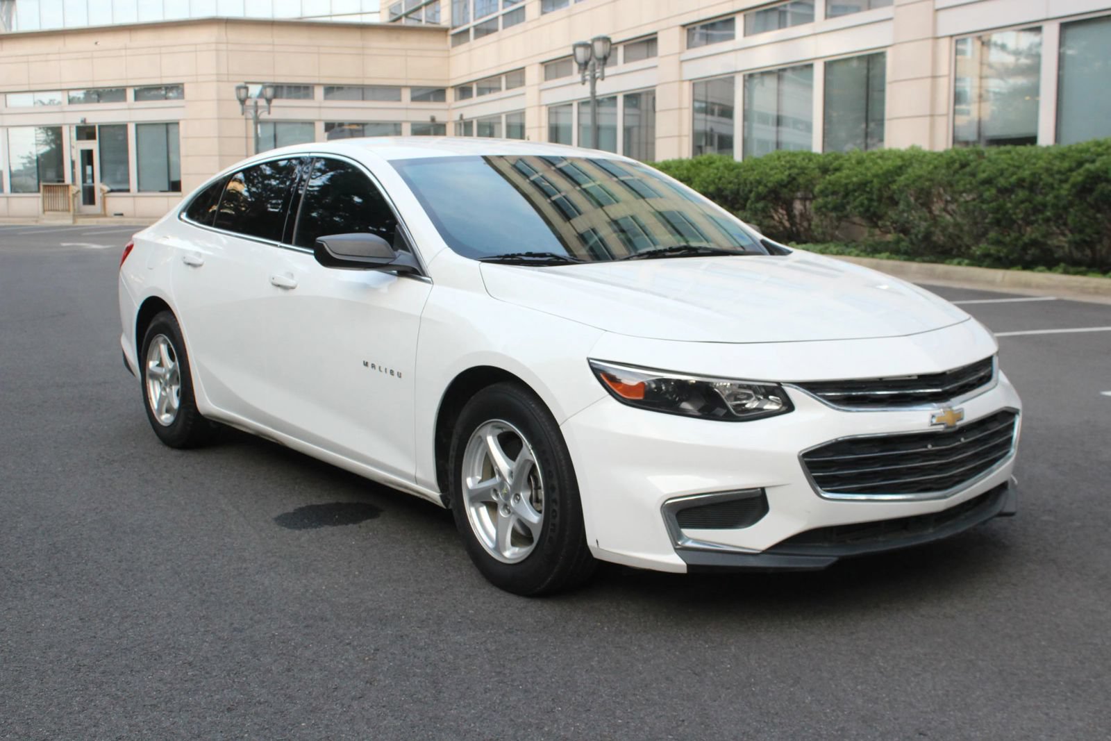 Used 2016 Chevrolet Malibu LS FWD image 1