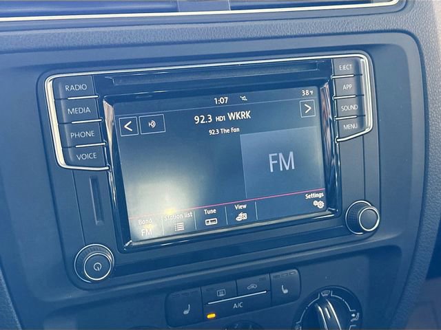 Used 2018 Volkswagen Jetta SE FWD image 14