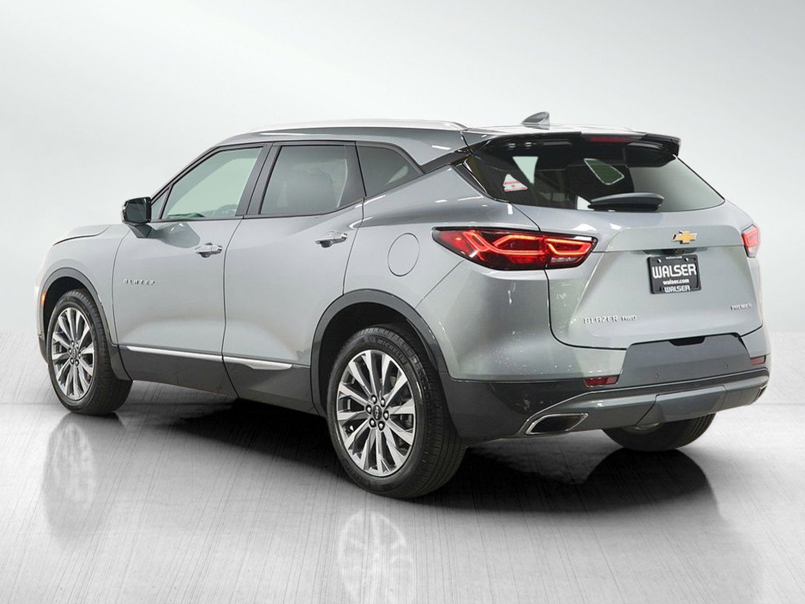 Used 2023 Chevrolet Blazer Premier w/ Driver Confidence II Package image 3