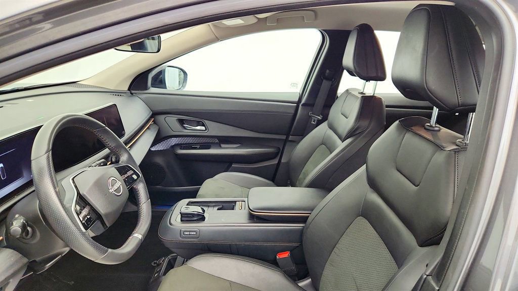 Used 2024 Nissan Ariya AWD image 18