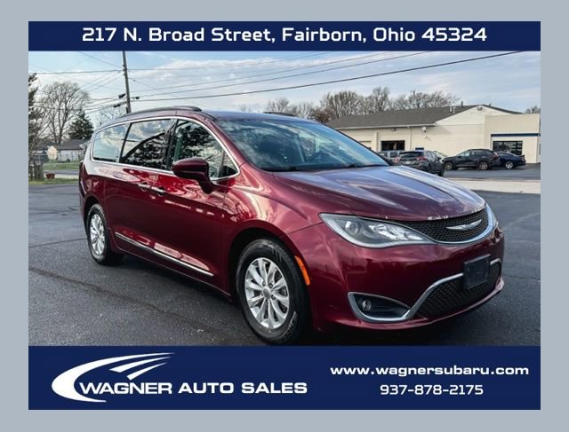 Used 2017 Chrysler Pacifica Touring-L image 1