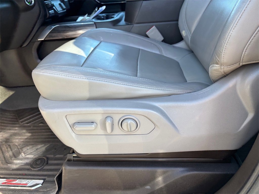 Used 2020 Chevrolet Silverado 3500 LTZ w/ LTZ Premium Package image 24