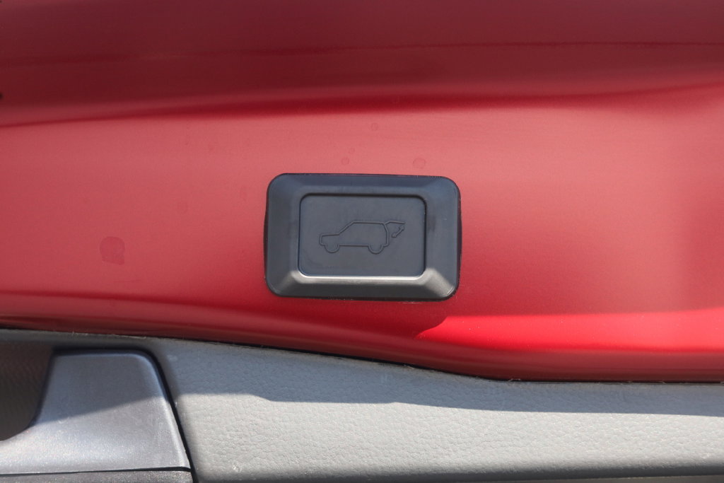 Used 2023 Toyota RAV4 XLE w/ Convenience Package AWD/4WD image 15