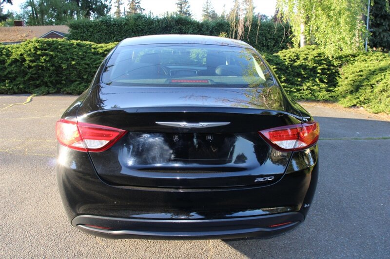 Used 2016 Chrysler 200 LX FWD image 10